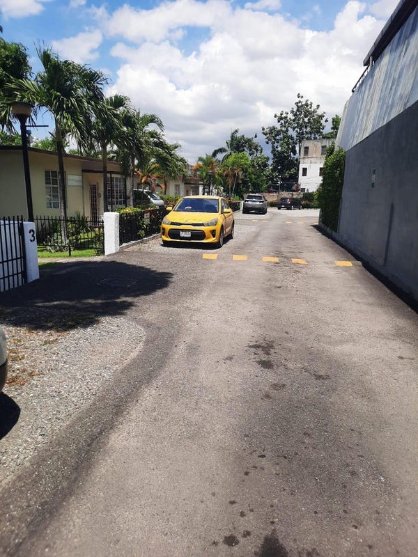 Constant Spring Rd