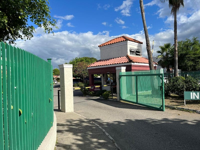 Seymour Ave