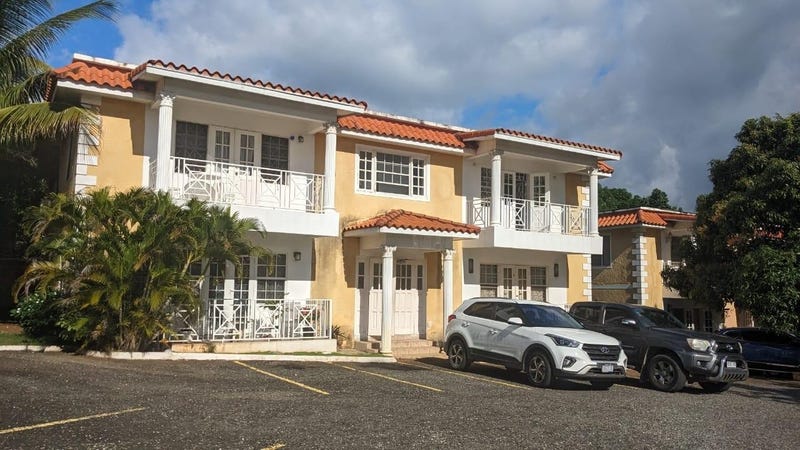 Leas Flat - photo 1 of 1