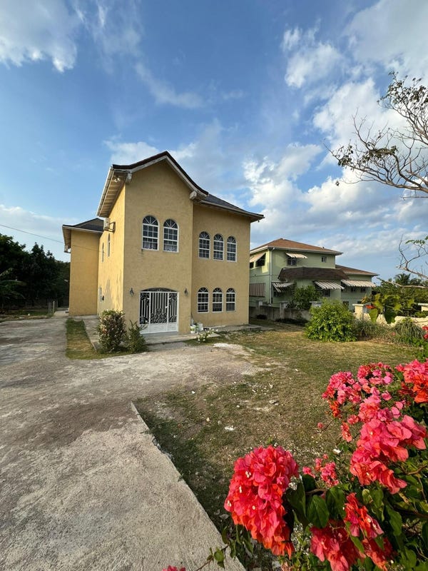 Mahoe Drive, Mammee Bay