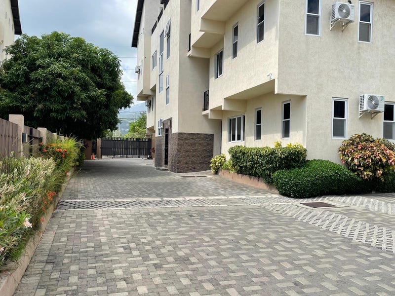 Sandhurst Crescent