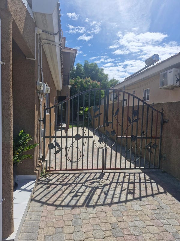 Kingstown Place, St Vince
