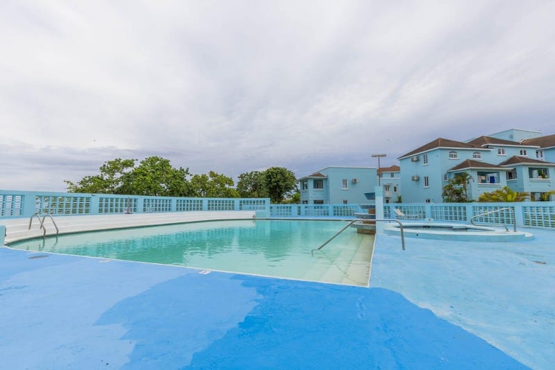 Point Norman Manley Bou - photo 1 of 16