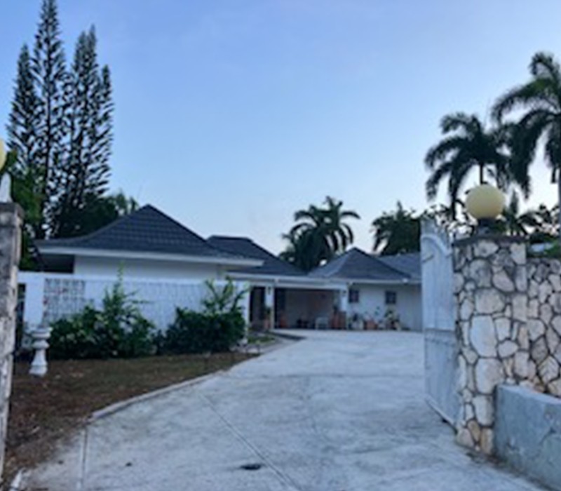Ferguson Ave, Ironshore