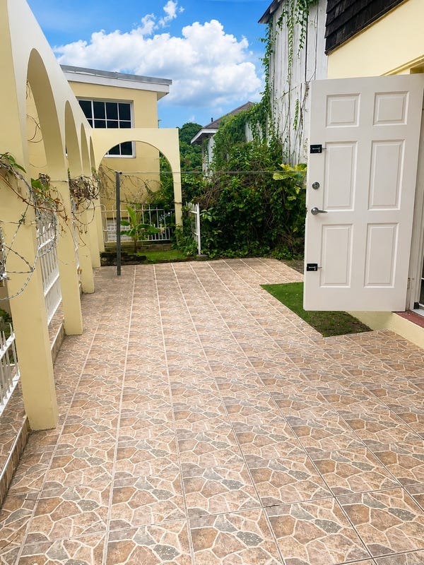 Sandhurst Crescent - photo 1 of 1