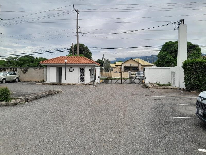 Seaview Ave, Kingston 6 - photo 1 of 9