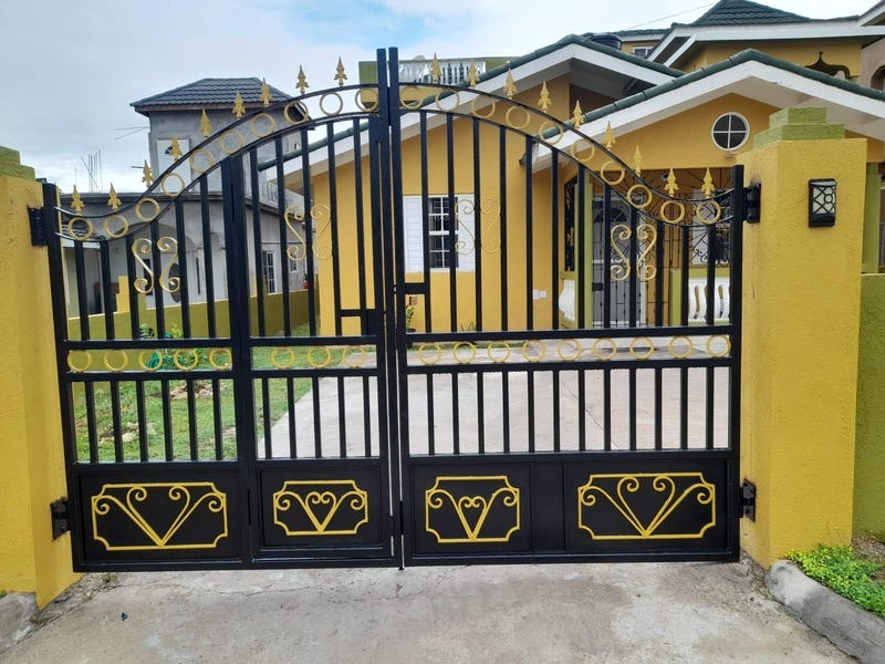 Diamond Drive, Stonebrook