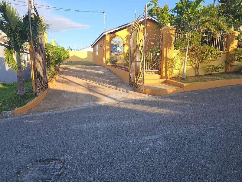 Rhyne Park Village