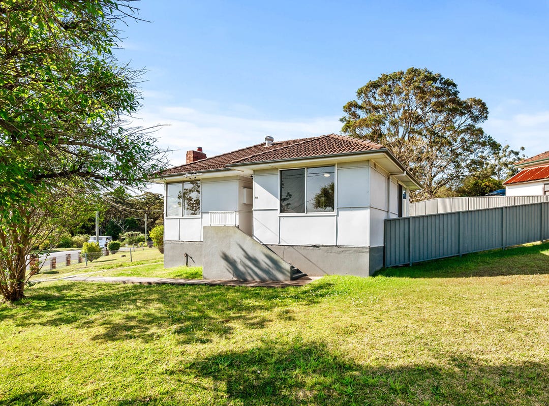 302 Lake Road, Glendale, NSW 2285 House for Sale