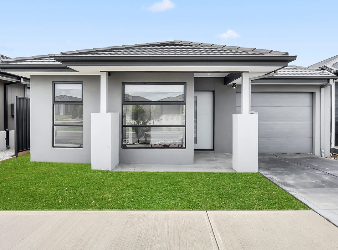 18 River Redgum Drive, Donnybrook, Vic 3064 House for Sale