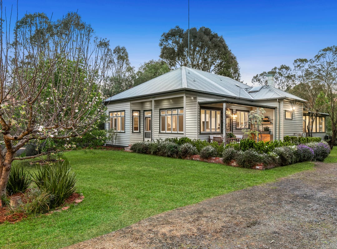 35 Cross Street, Batesford, Vic 3213 House for Sale