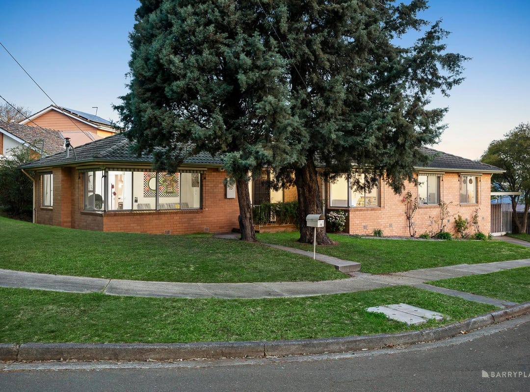 15 Moodie Street, Greensborough, Vic 3088 House for Sale