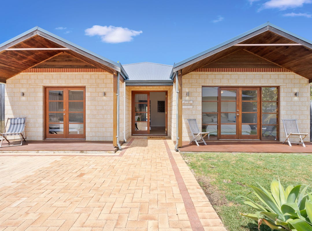 15 Marloo Lane, Quinns Rocks, WA 6030 House for Sale