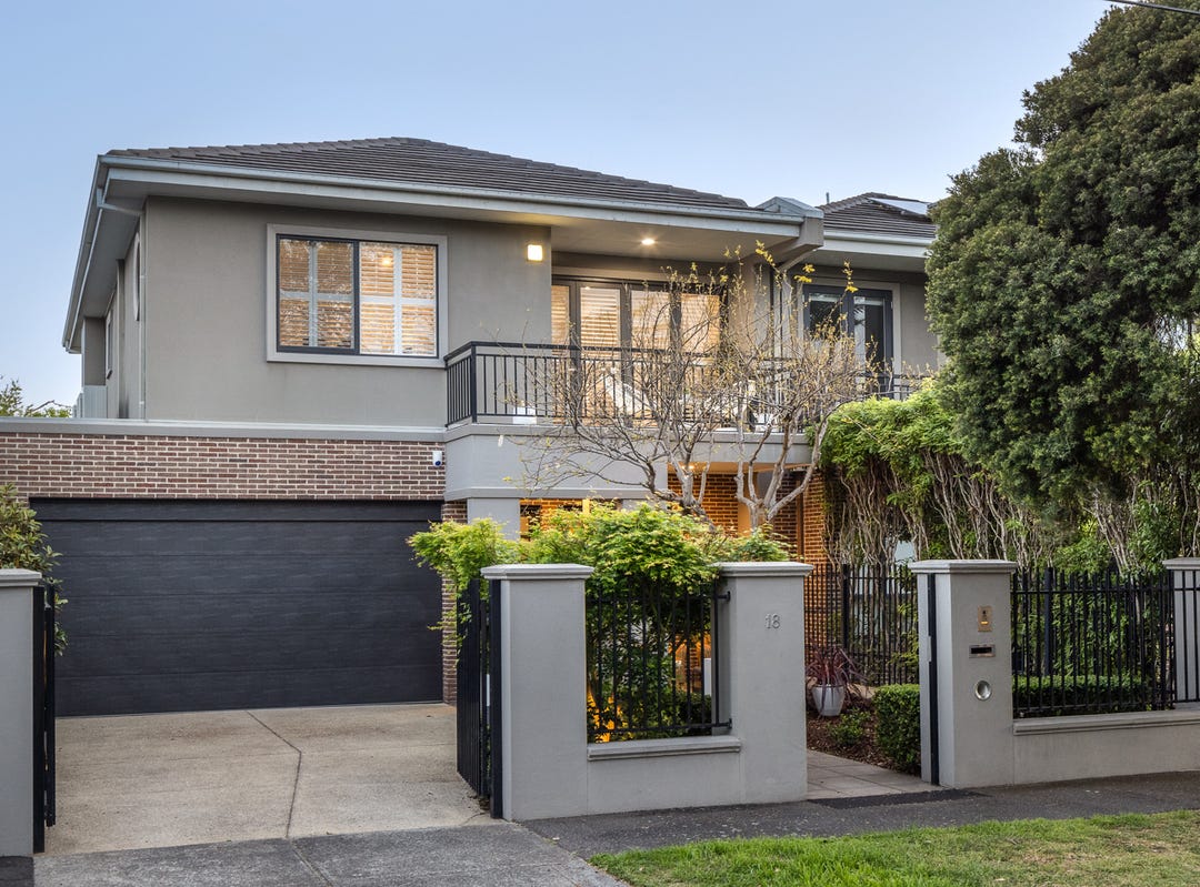 18 Seymour Grove, Brighton, Vic 3186 Townhouse for Sale