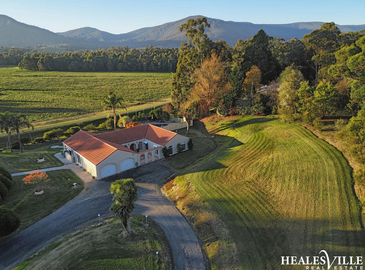 2115 Warburton Highway, Launching Place, Vic 3139 House for Sale