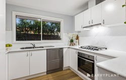 4/15a Kathryn Road, Knoxfield, Vic 3180