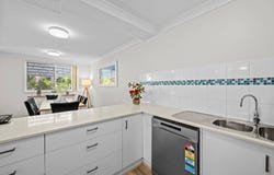 2/33 Beach Parade, Surfers Paradise, Qld 4217