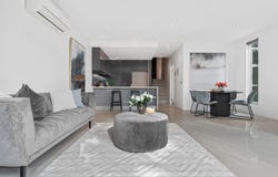2/355 Burwood  Highway, Burwood, Vic 3125