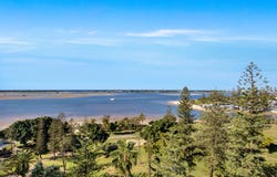 909/182-192 Marine Parade, Labrador, Qld 4215