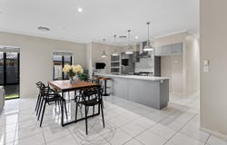 25 Westaway Crescent, Bellbowrie, Qld 4070