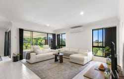 13 Cox Road, Southside, Qld 4570
