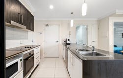 1/2 Hicks Street, Mount Gravatt East, Qld 4122