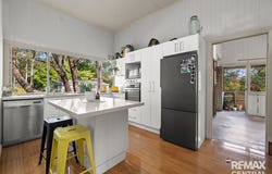 245 Old Logan Road, Camira, Qld 4300