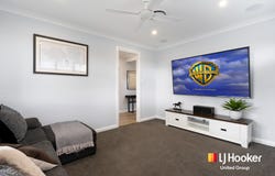 8 Grandstand Loop, Oran Park, NSW 2570