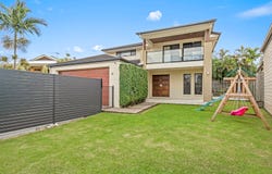 8 Long Island Drive, Windaroo, Qld 4207
