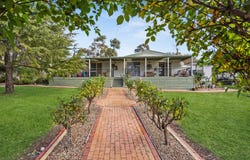 211 Back Kyneton Road, Heathcote, Vic 3523