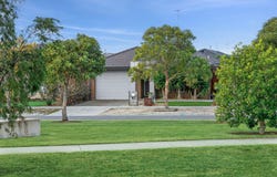 10 Stein Avenue, Armstrong Creek, Vic 3217