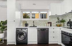 10/13 Beach Avenue, Elwood, Vic 3184