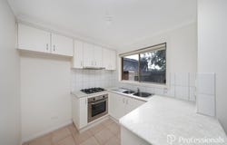 4/28-34 Phillip Street, Melton South, Vic 3338