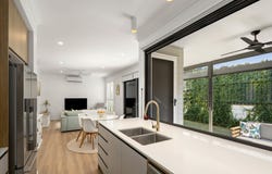 1/18 Oasis Close, Manly West, Qld 4179