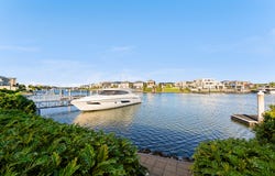 1077 Edgecliff Drive, Hope Island, Qld 4212