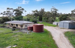 43 Slaughterhouse Road, Clare, SA 5453
