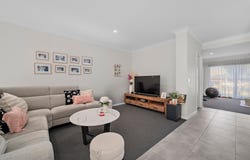 10 Treeve Parkway, Werribee, Vic 3030