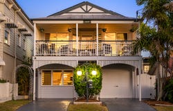 10 Signal Row, Shorncliffe, Qld 4017