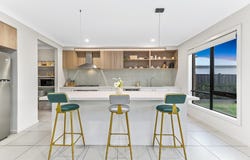 23 Kunlun Crescent, Clyde North, Vic 3978