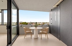 10808/300 Old Cleveland Road, Coorparoo, Qld 4151
