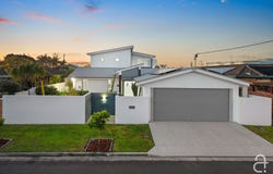 24 Coonang Crescent, Warana, Qld 4575