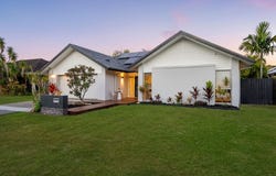 19 Yarra Road, Wakerley, Qld 4154