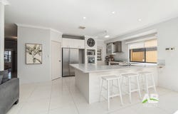 21 Liriope Parkway, Sinagra, WA 6065