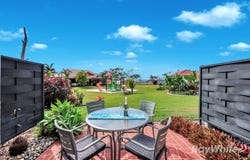 12/1 PEBBLE BEACH DRIVE, Coral Cove, Qld 4670