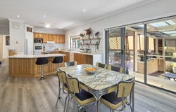 4 Nottingham Court, Drouin, Vic 3818