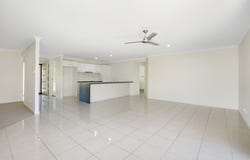 7/8 Greenwood Drive, Glenella, Qld 4740