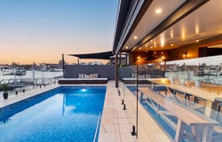 382 Bayview Street, Hollywell, Qld 4216