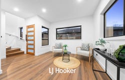 2-4/56 Green Vally Crescent, Hampton Park, Vic 3976