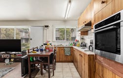 10/2-4 Salmon Street, Mentone, Vic 3194