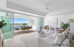 30/326 Marine Parade, Labrador, Qld 4215